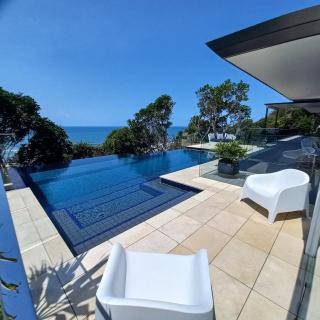 The Pool House - 8