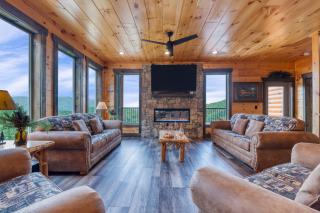 2 Homes Firefly in Trail Way by AvantStay Sleeps 28, Indoor Pool Hot Tub Movie Theater & Game Room - 3