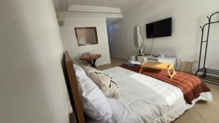 Charming City Retreat - 6