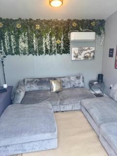 4 Bedrooms Private Backyard Smoke Room Garden Tub - 6