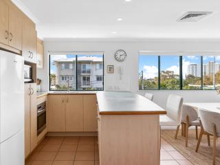 Sea Shapes Coastal Escape 3 Bed Apartment - 8