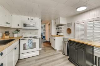 Screened-In Patio Home 2 Mi to Cortez Beach! - 9