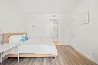 Private Entry Suite w Patio Bath Kitchenette - 5