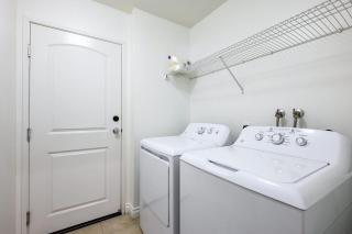 Private Entry Suite w Patio Bath Kitchenette - 4