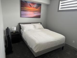 Cozy Nest - 2 Bed Rooms Suite at Glacier Ridge - Calgary - 1