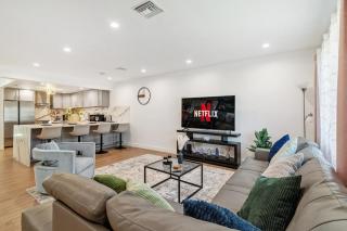 Chic 3BR 2BA Home in Encino - 0