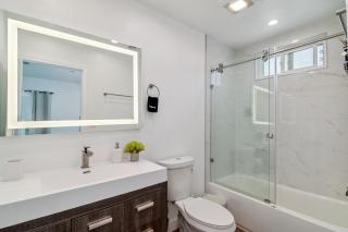 Chic 3BR 2BA Home in Encino - 8
