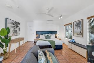 Ocean Outlook - Absolute Beachfront Studio - 8