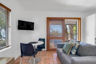 Ocean Outlook - Absolute Beachfront Studio - 1