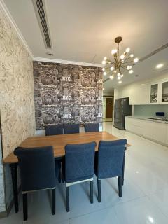 Skyway Apartments Luxury - At Vinhome Central Park, Binh Thanh - 1