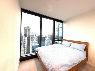 Beach to City Views Stylish 2Bed Sky Apartment 2bath 1 car park - 6