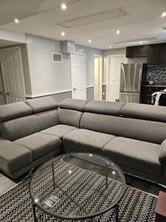 1 BR Bsmt, Sep Entrn, Fre Prkn, Wi-Fi, Ktchn, Lndry - 5