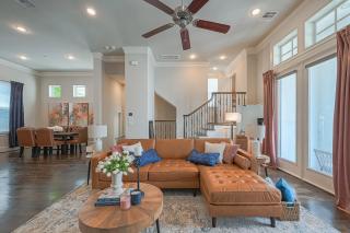 6 mins from TX Medical Center 6 beds Sleeps 8 - 0