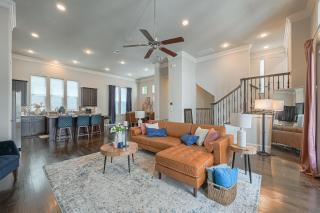 6 mins from TX Medical Center 6 beds Sleeps 8 - 1