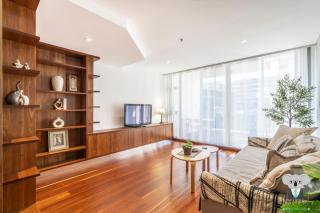 KozyGuru | Waterloo| Modern 2Level 2BR Apt Parking - 3