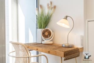 KozyGuru | Waterloo| Modern 2Level 2BR Apt Parking - 1