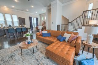 6 mins from TX Medical Center 6 beds Sleeps 8 - 5