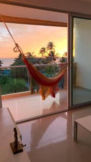 SUNSET LATITUDE, Apto frente al mar con hamaca y piscina - 0
