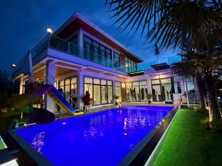 Oxygen Pool Villa Ku Tao - 1