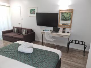 Mission Beach Lodge - 2