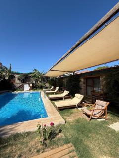 Poolside Family Stone Studio and Breakfast Included - Ayvalık - 6