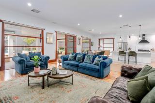 Henley Beach House - Luxury by the Sea - 2