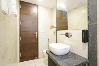 Hotel Mayfair Just a Minute Away From New Delhi Railway Station and Connaught place - 2