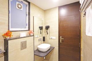 Hotel Mayfair Just a Minute Away From New Delhi Railway Station and Connaught place - 3