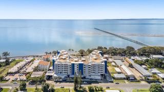 Executive Waterfront Apartment - Palms at The Pier - 8