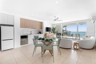 Executive Waterfront Apartment - Palms at The Pier - 1