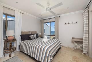 Waterfront Ocean Cottage - 5