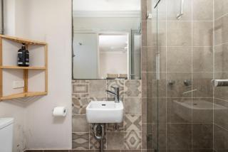 Waterfront Ocean Cottage - 3