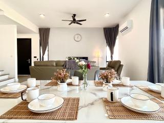 Corner House BBR fit 1-14 Pax near Setia Alam SCCC - Klang - 2