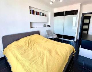 Lovely ,central 2 BR - 5
