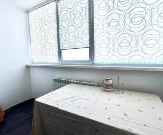 Lovely ,central 2 BR - 4