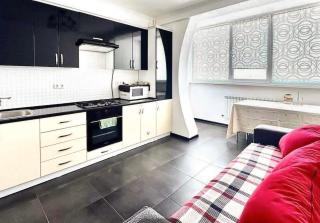 Lovely ,central 2 BR - 2