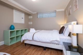 New quiet two bedroom Suite near Shops and Greenway - 4