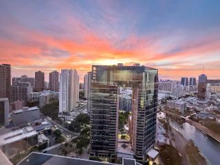 Brand New Waikiki 2BD 2BA Ocean City View, Tax included - 0
