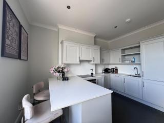 Newly Furnished 1 Bed Flat in Wimbledon Village - 6
