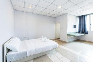 XX At Gate Suvarnabhumi Airport - 2