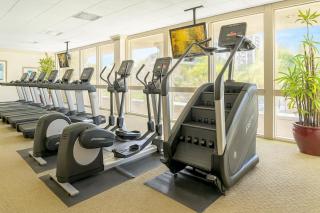 Venice Beach 2BR - 7-Min Walk - Pool, Hot Tub & Gym - 8