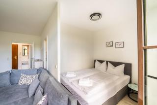 Ferienwohnung in Gera Lisa, Sehr ruhige Lage, Blick ins Grüne, Hochwertig renoviert, WLAN und Parkplatz GRATIS - 7