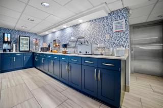AmericInn by Wyndham Beloit - 1