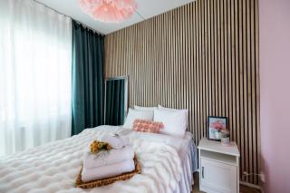 Arctic Ruby City Suite - 3