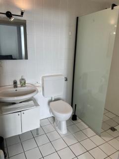 Hages Apartments - 6