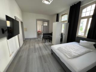 Hages Apartments - 4
