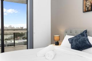 Stunning City Views--Spacious 3 Bedrooms Apartment--Mascot - 2