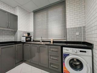 Baithans 24 Furnished Apartments LLC - 7