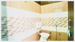 KRISHNA LUXUARY& FAMILY Hotel With FREE - Wifi & Parking - 4