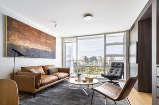 Panoramic Sydney Harbour Views from Luxury 1-Bedroom Apartment in McMahons Point - 3